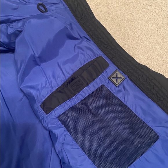 Lands' End primaloft small (6-8) Black Quilted Puffer Jacket with Blue Accents. - Picture 8 of 11